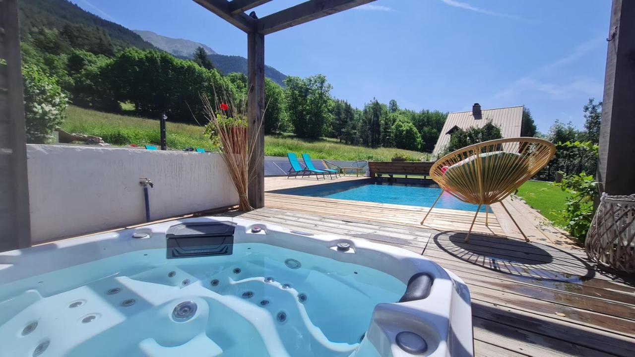 Chalet Serre Cambeou Piscine&Spa 생샤프리 외부 사진
